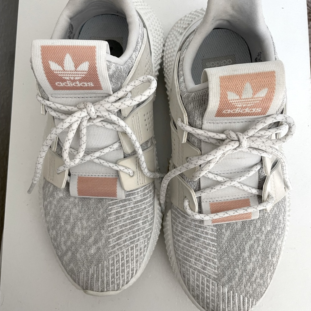 Adidas WNS size 7 running shoe